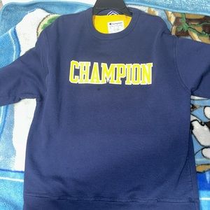 Champion Crewneck (Medium)